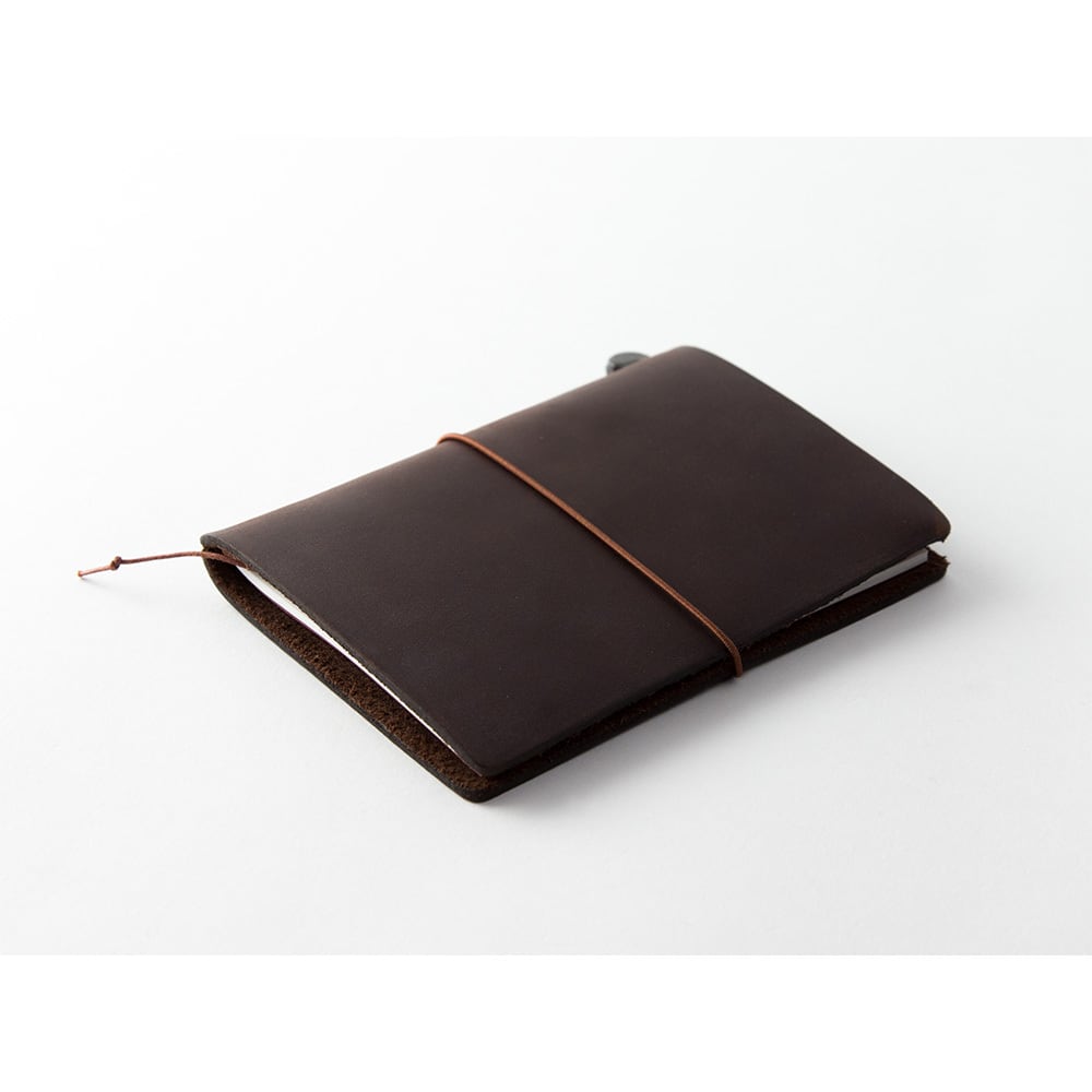 トラベラーズノート パスポートサイズ BROWN | 文華堂 ONLINE SHOP