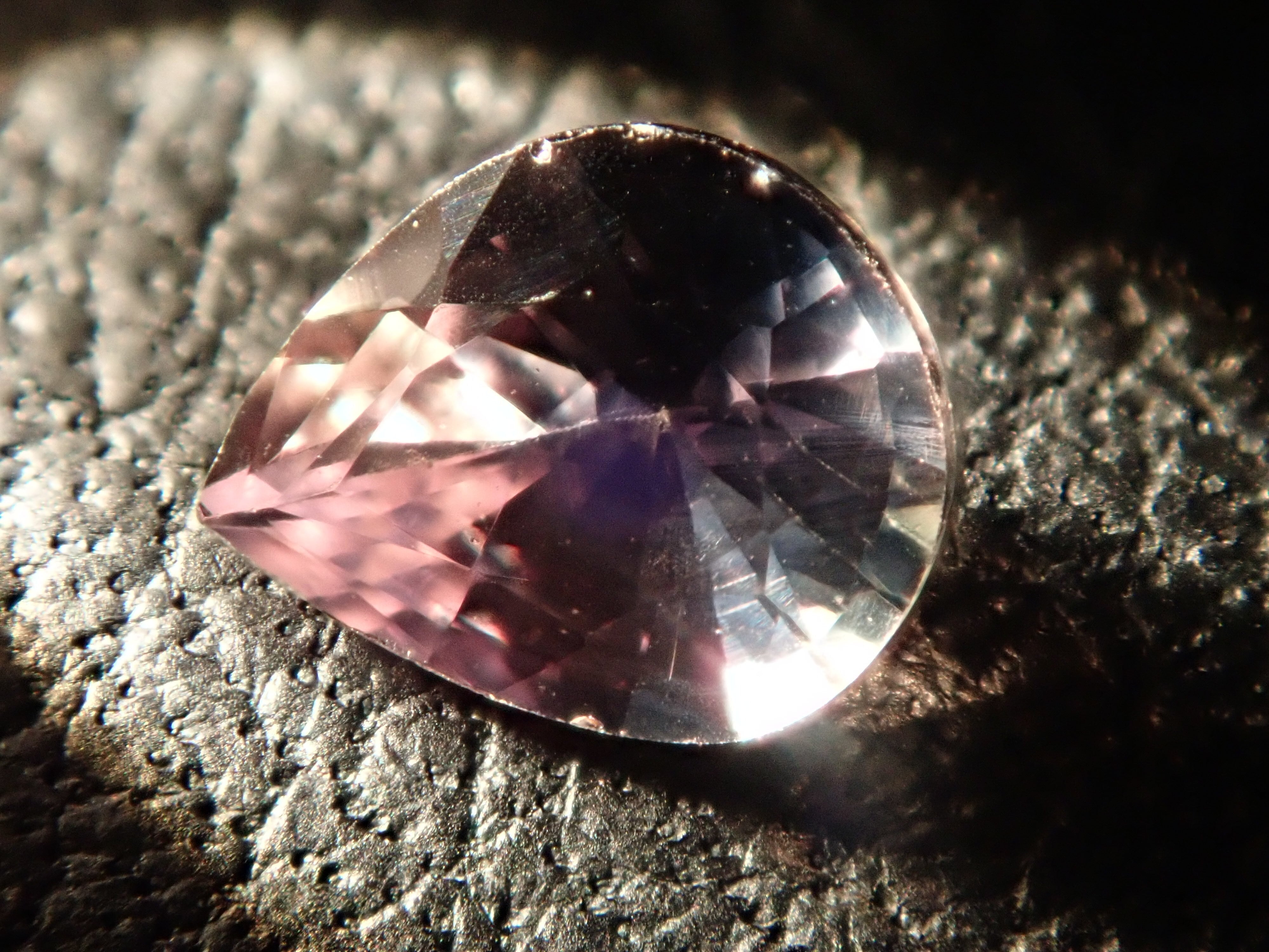 マダガスカル産カラーチェンジサファイア 0.238ct