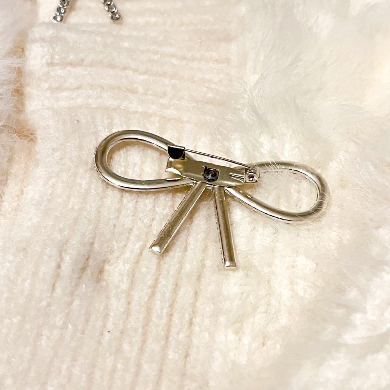 【即納】リボンブローチシャギーカーディガン LK1128