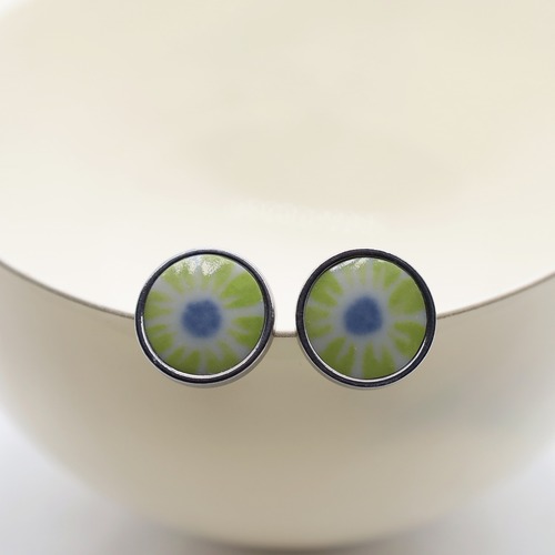 Stud earrings33