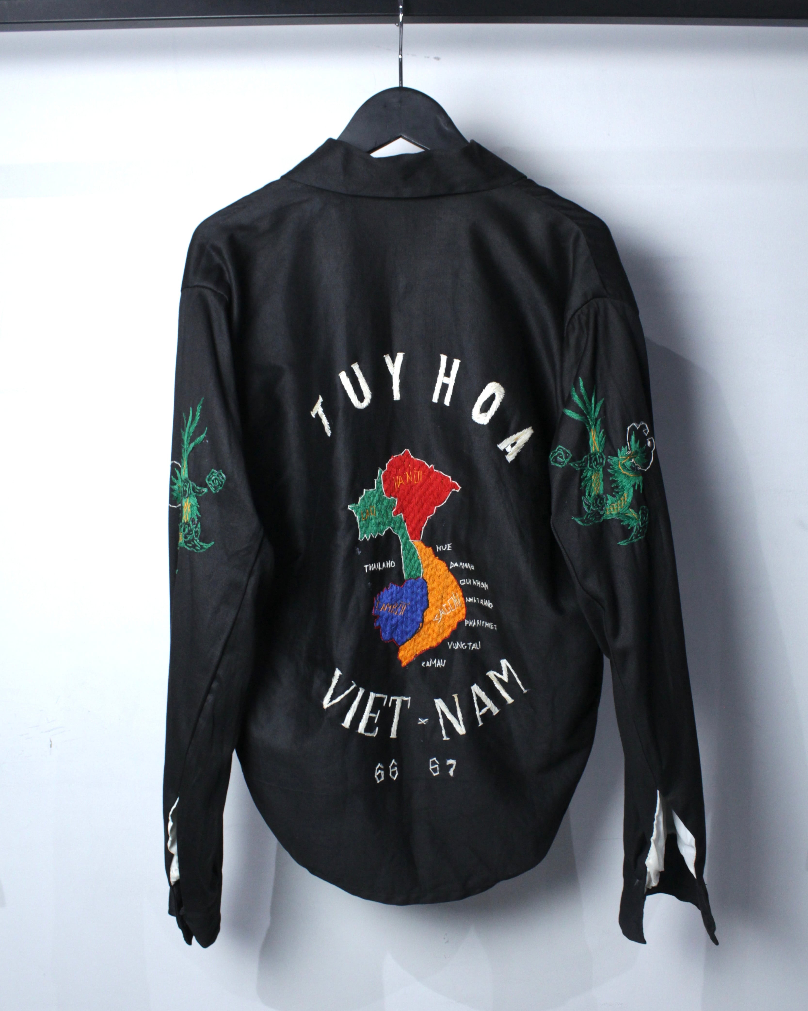 Caka BLACK】60's Special Embroidery Design Vintage Souvenir Jacket