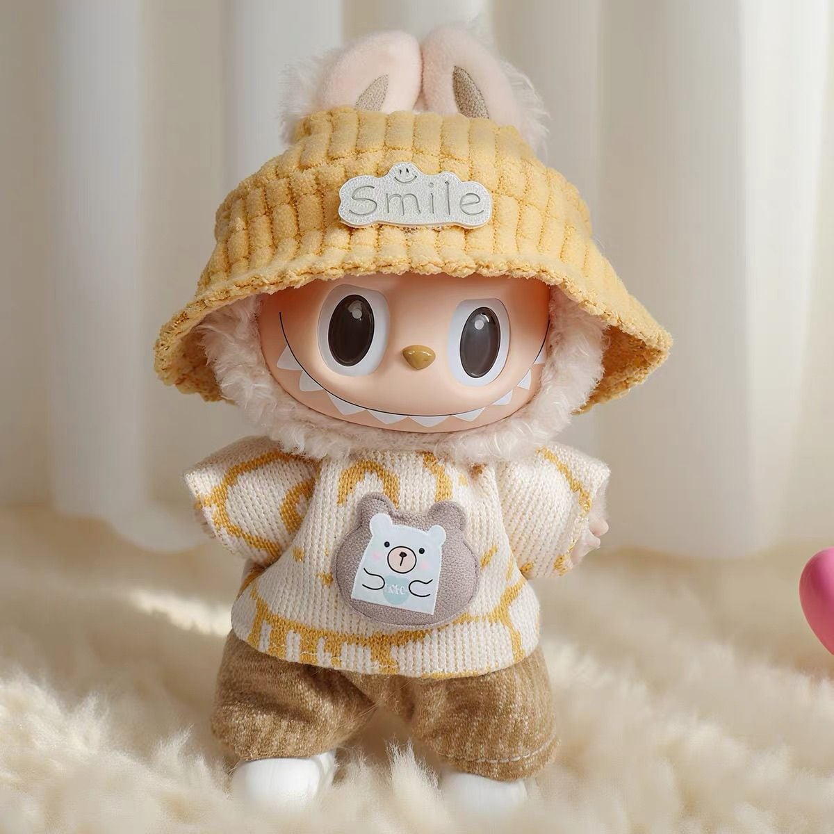 LABUBU ホワイトコーデ 帽子付き ラブブ LABUBU 1-3世代対応 カジュアル くまトップス+パンツ+帽子+靴+メガネ+