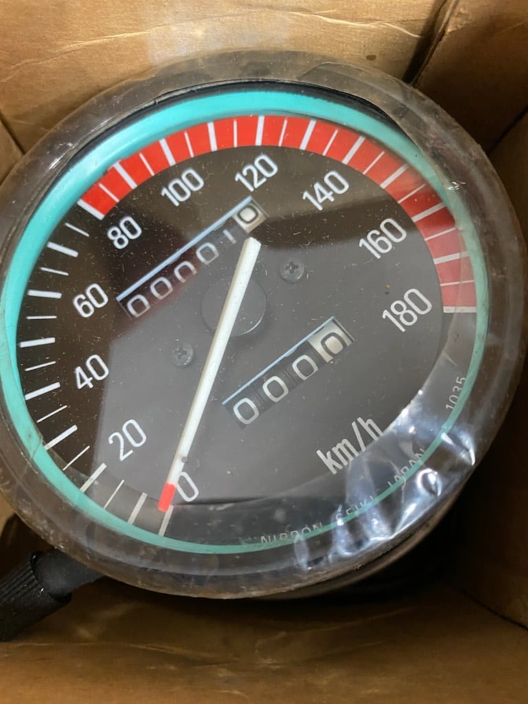 600 Z400FX ～E3 スピードメーター箱入り新品 | バイク神社