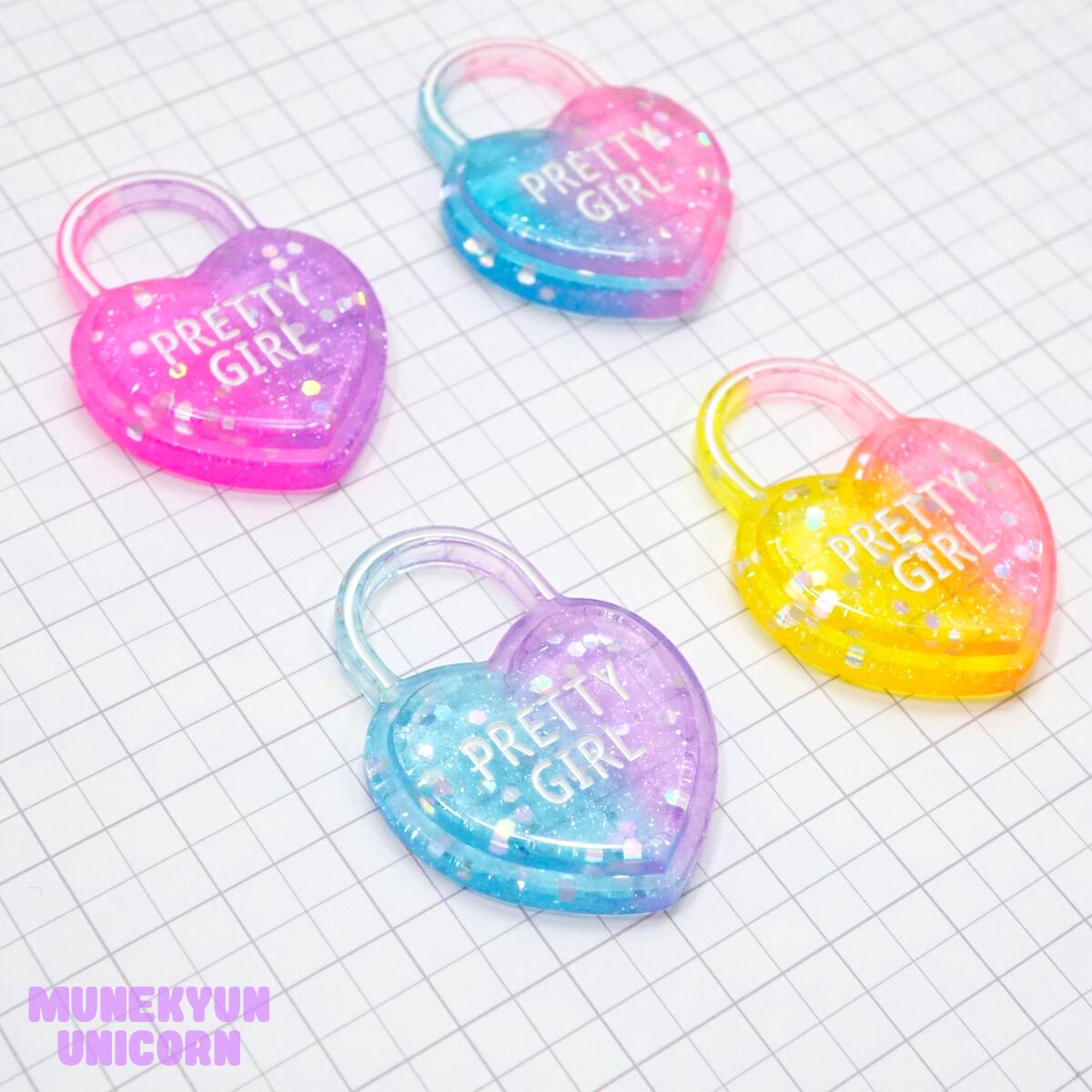 D365【1個/1pc】ラメ入り ハート 南京錠 チャーム / Glitter Heart