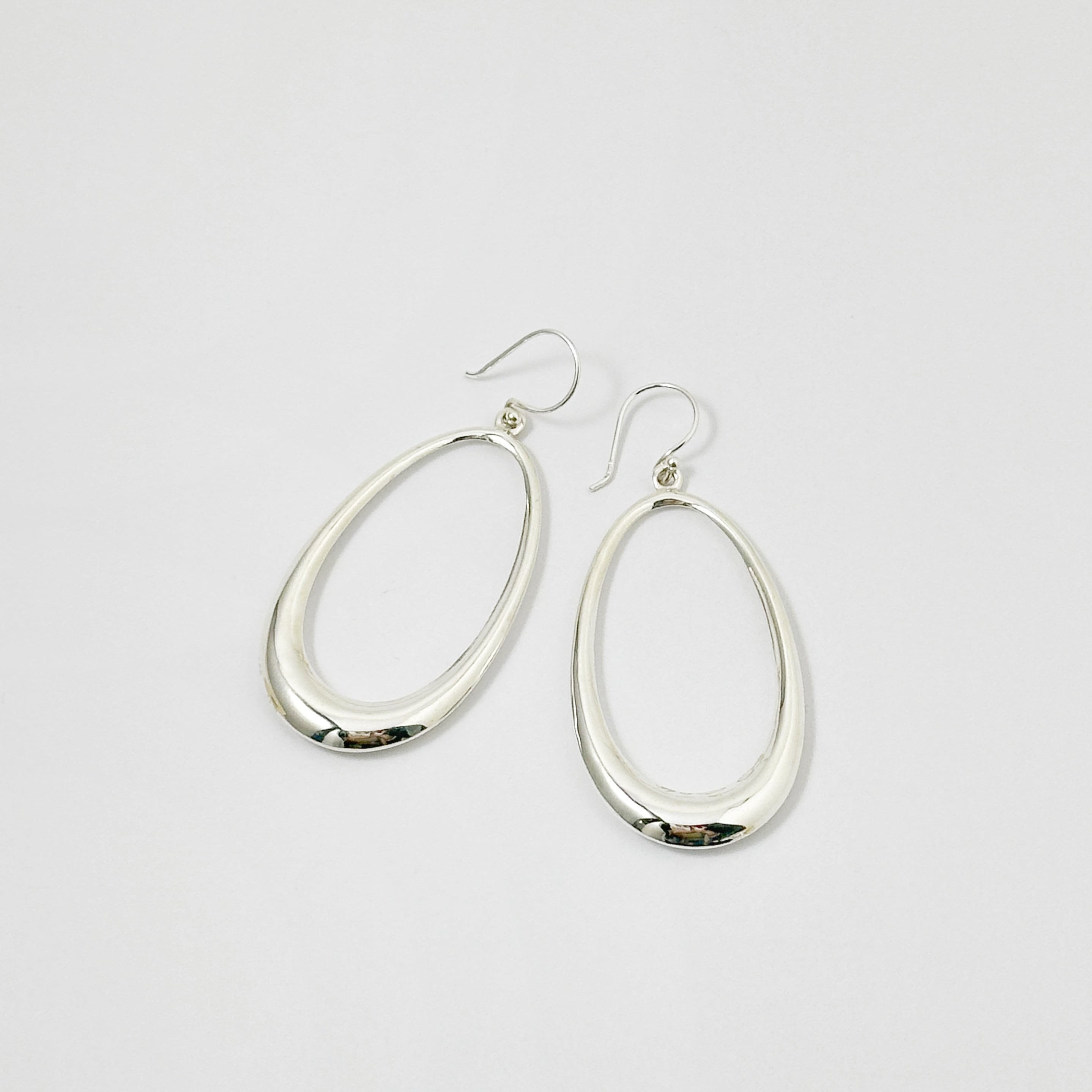 【シンプル】STRATHBERRY / レクタンギュラー フープ ピアス ボリューム たっぷり 横 フープ ピアス | 【公式通販】鎌倉の