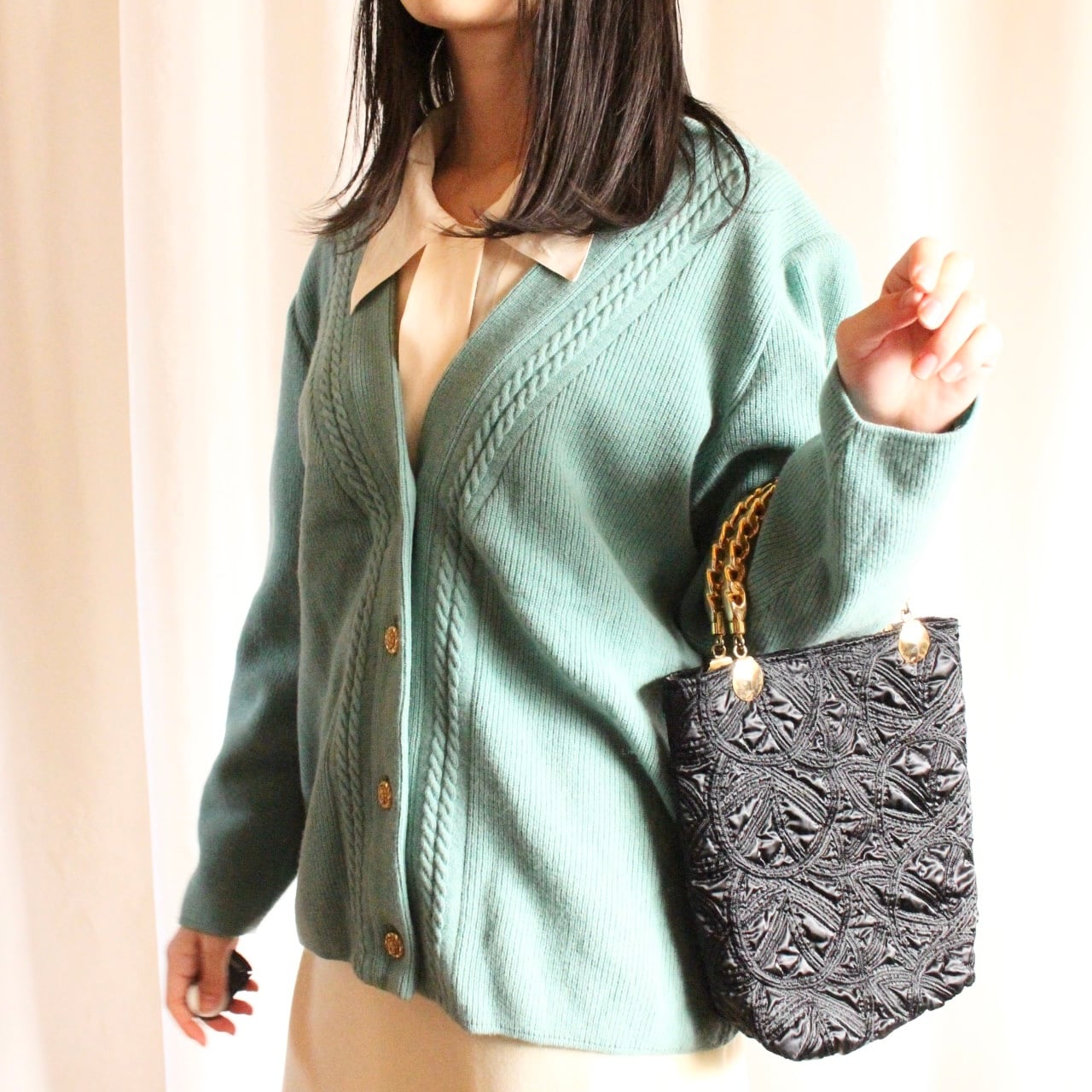 black × gold handバッグ