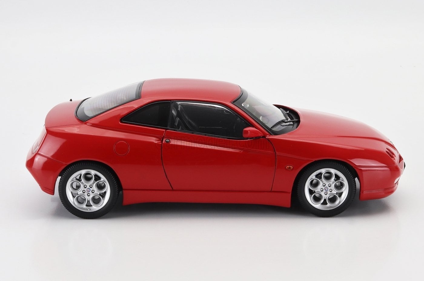 1/18 アルファロメオ ミニカー 1/18 アルファロメオ GTV MITICA-DIECAST 1/18 ALFA ROMEO