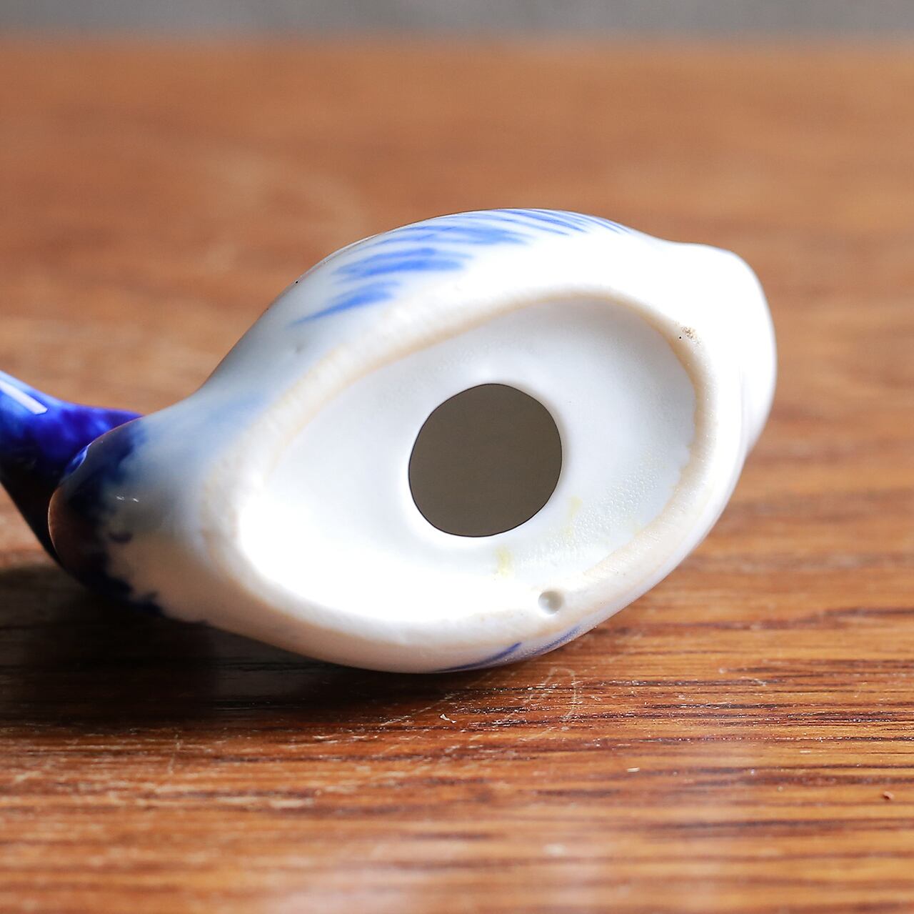 青と白のコントラストが美しい、磁器のアヒル 2 | 木と、輝と。| 一点