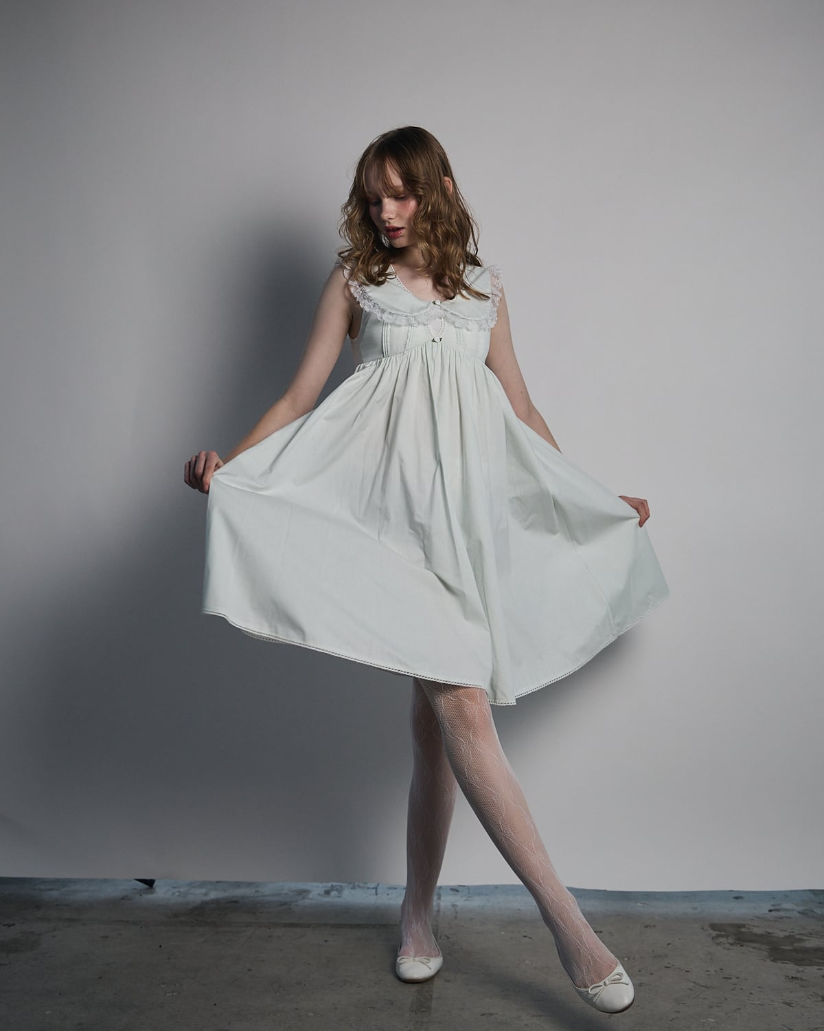 pain】ラウンドカラータックドレス | lilLilly official webstore