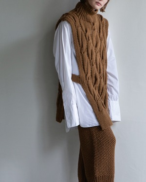 MAYDI - "ATMOSFERA" cable knit vest high neck side fastening ribbed hem