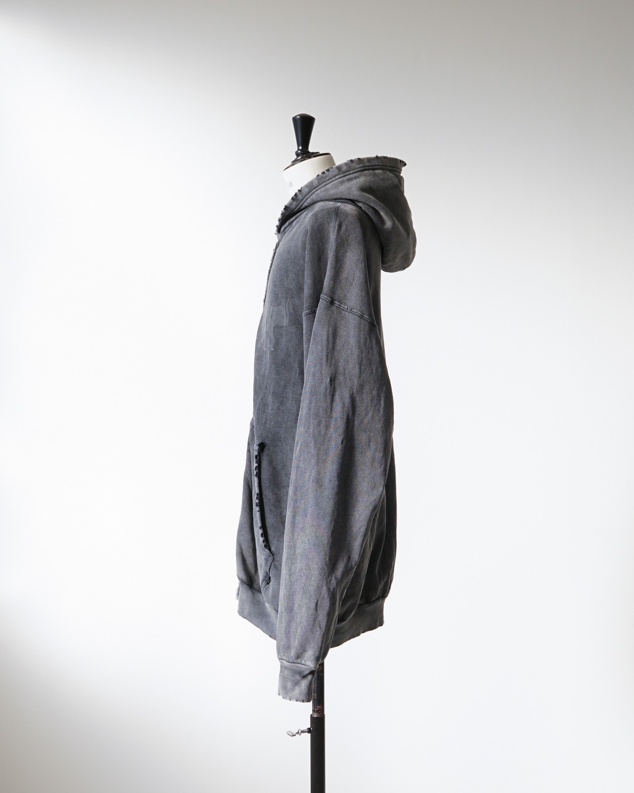 〈BALENCIAGA by Demna Gvasalia〉Sun Fade Hoodie - 3