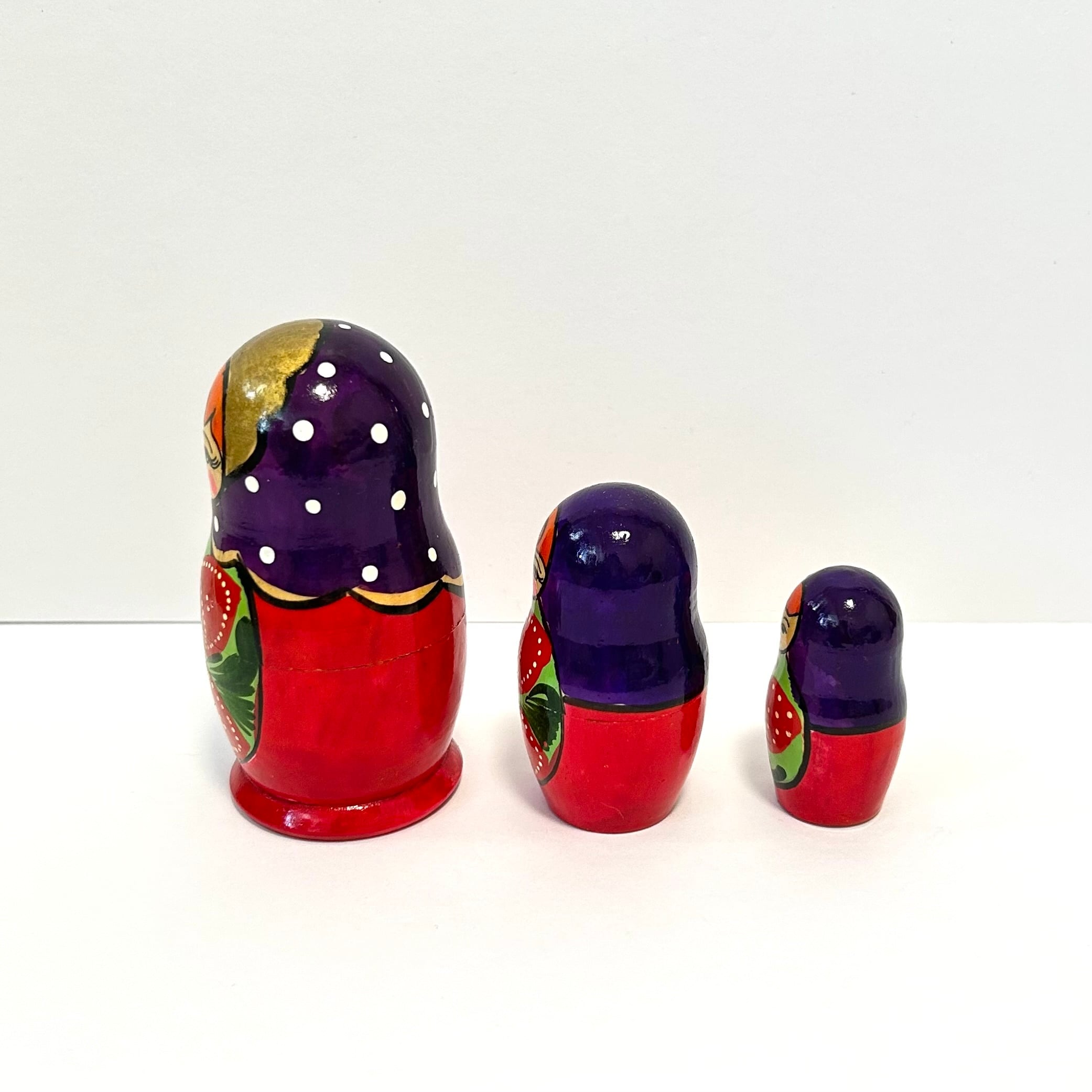 ビテージ いちご マトリョーシカ 9.5cm 3ピース B ロシア製 マイダン