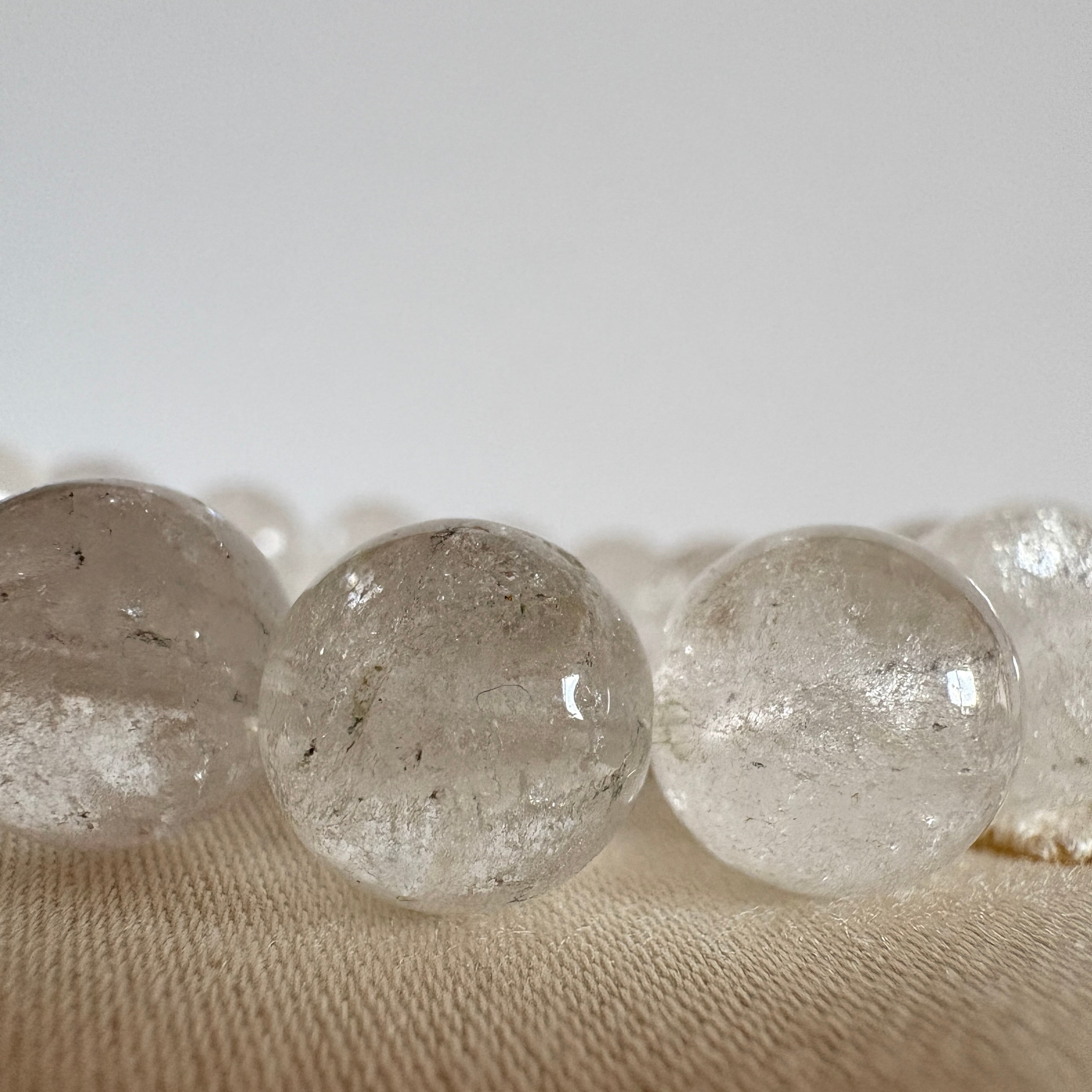 ガネーシュヒマール水晶 10mm珠 ブレスレット｜ヒマラヤ聖地の