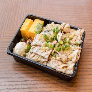 ポークカルビのグリル　ゆず塩タレBENTO Pork ribs grilled with salt YUZU ×BENTO