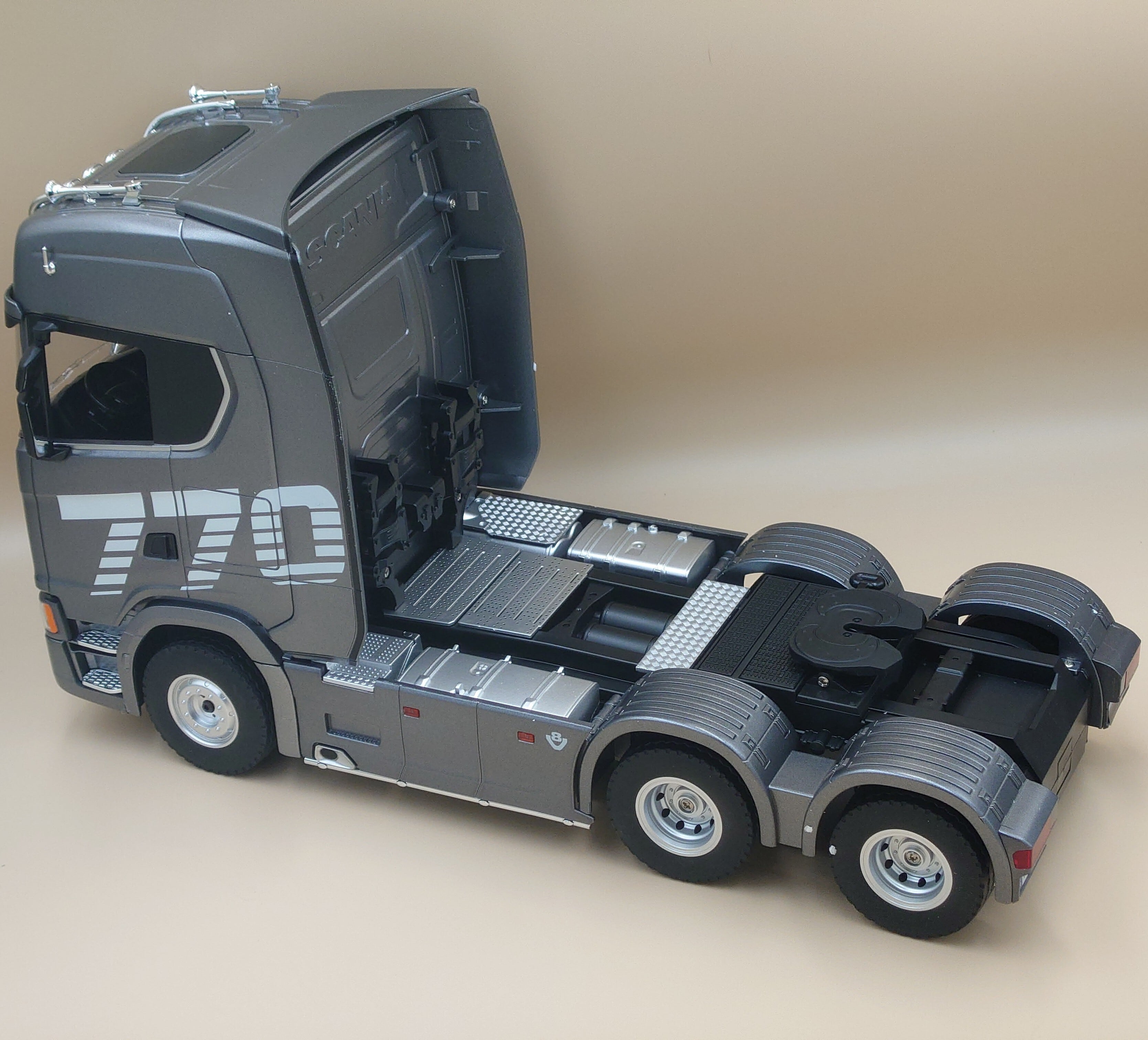 1/18 スカニア SKANIA770S シルバー ラジコン大型トラック トレーラー
