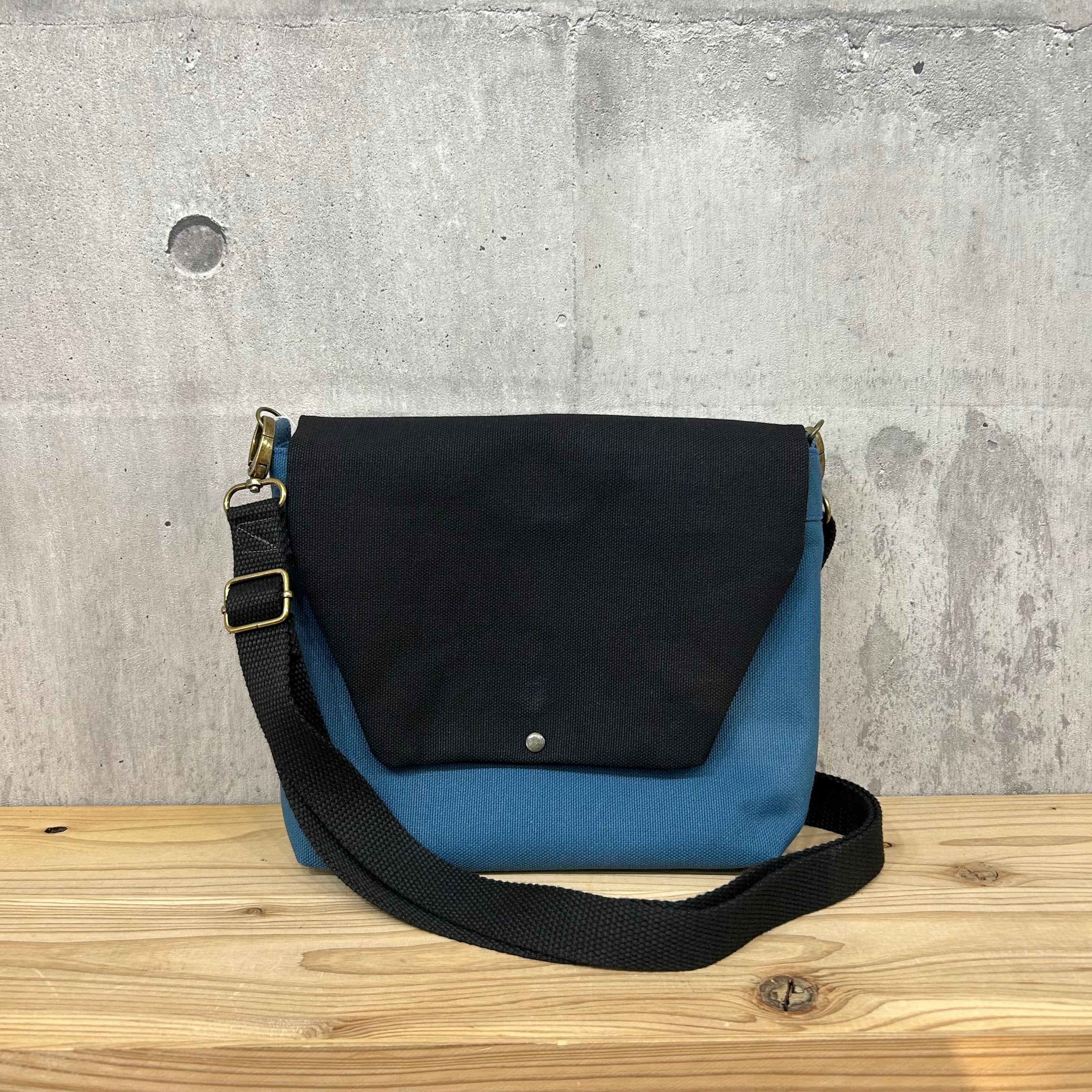 【選べる紐付】-* Messenger Shoulder *-【レインブルー×黒】