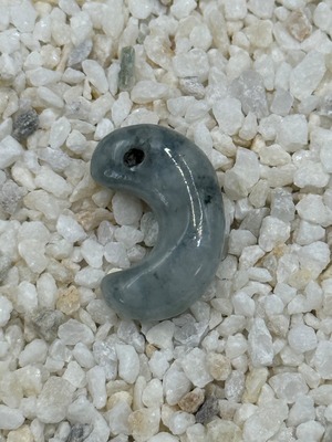 糸魚川翡翠 勾玉 034