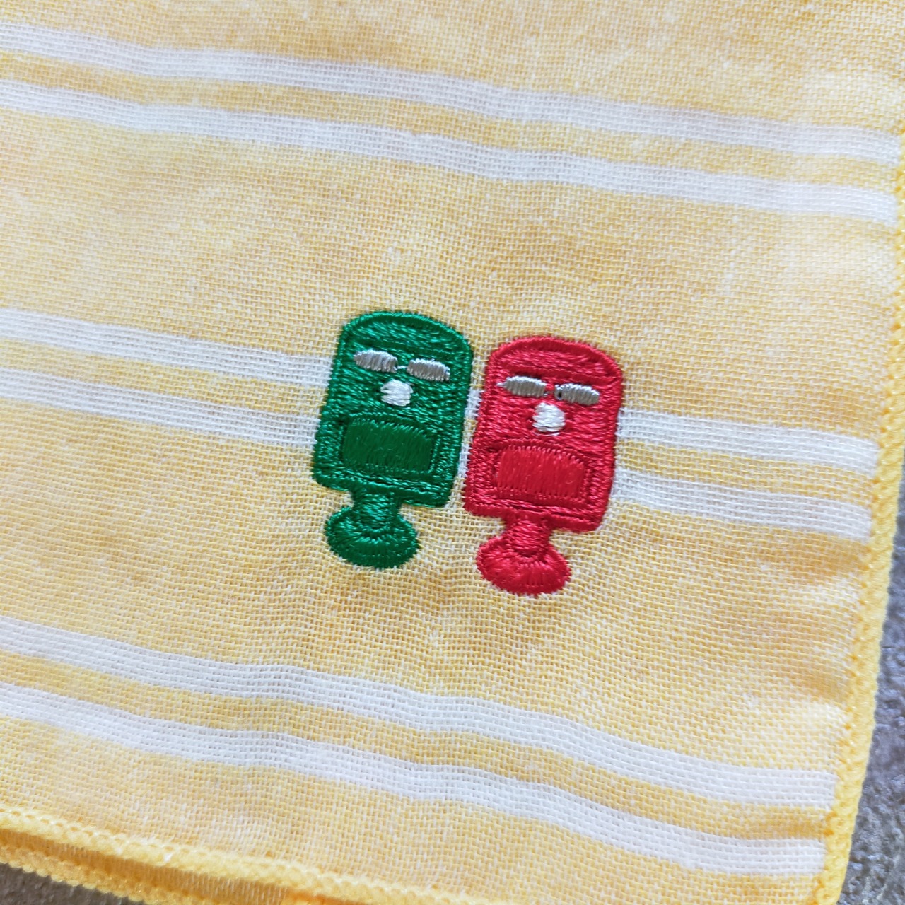 娜吉小物　台湾柄ハンカチ