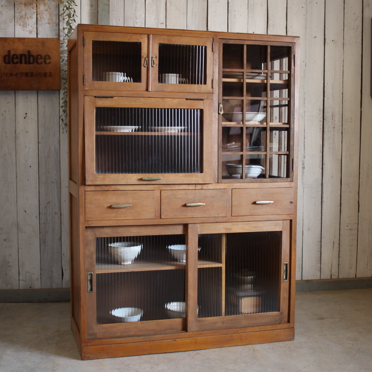 味のある丸金具時代箪笥　2段　タンス　収納　古家具　古民家　時代家具 味のある丸金具時代箪笥 2段 | denbee 古道具