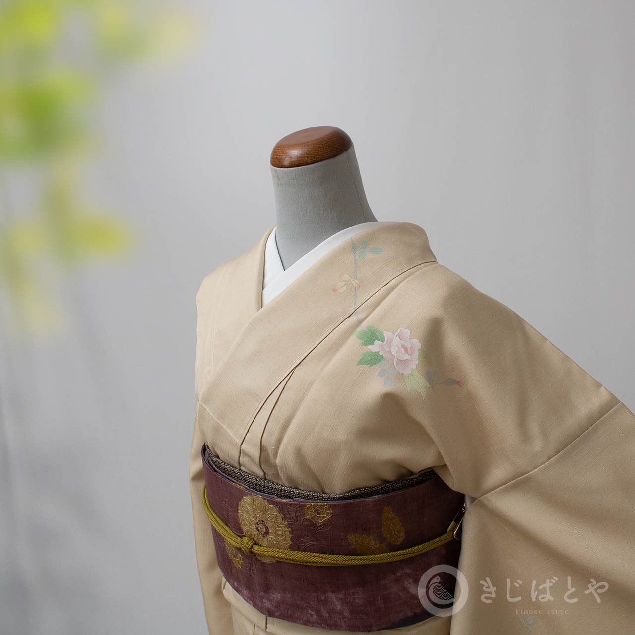 正絹紬 尾花色に花の付け下げ 作家物 袷 | きじばとや