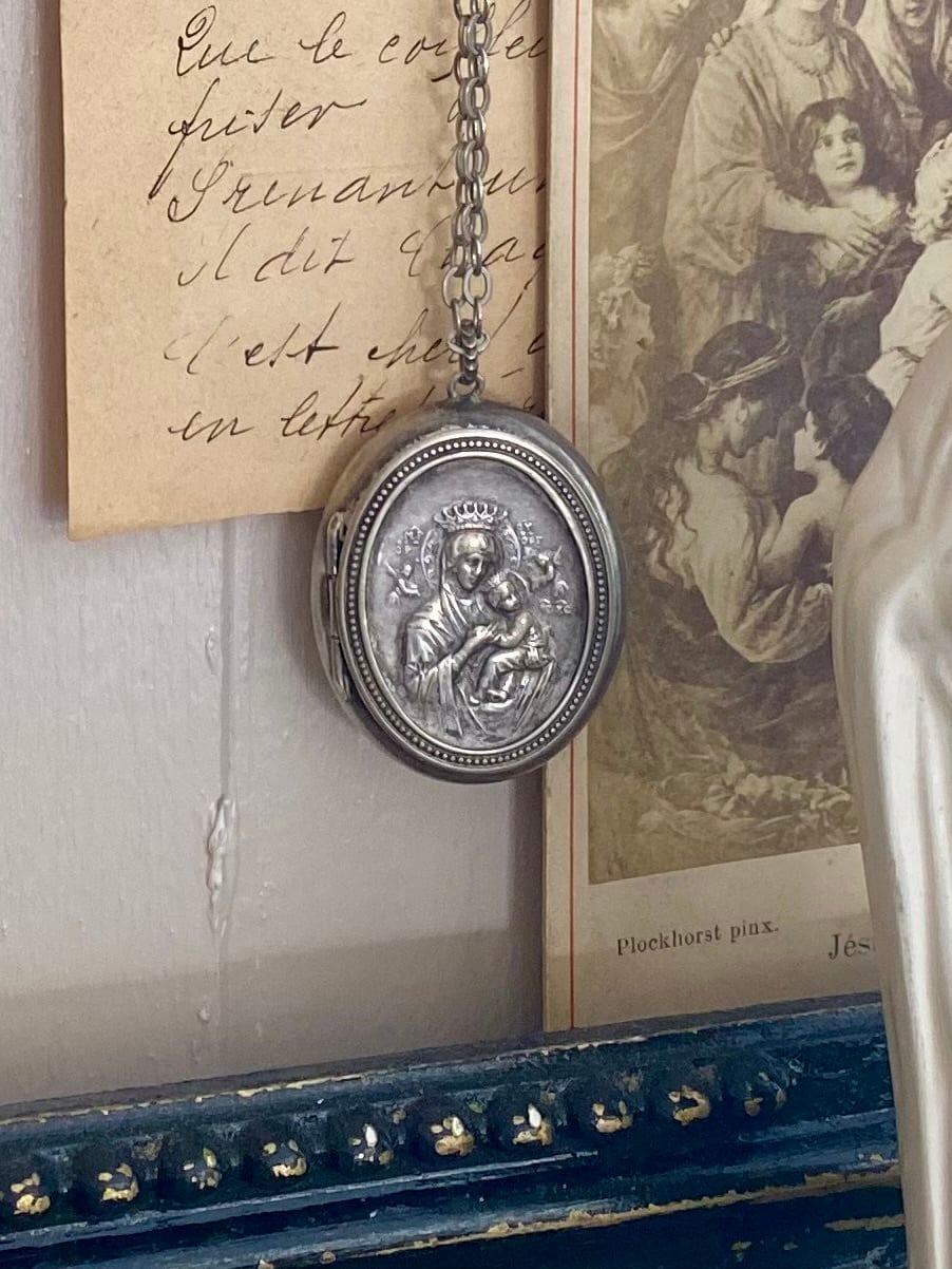 聖母マリア ロケットペンダント