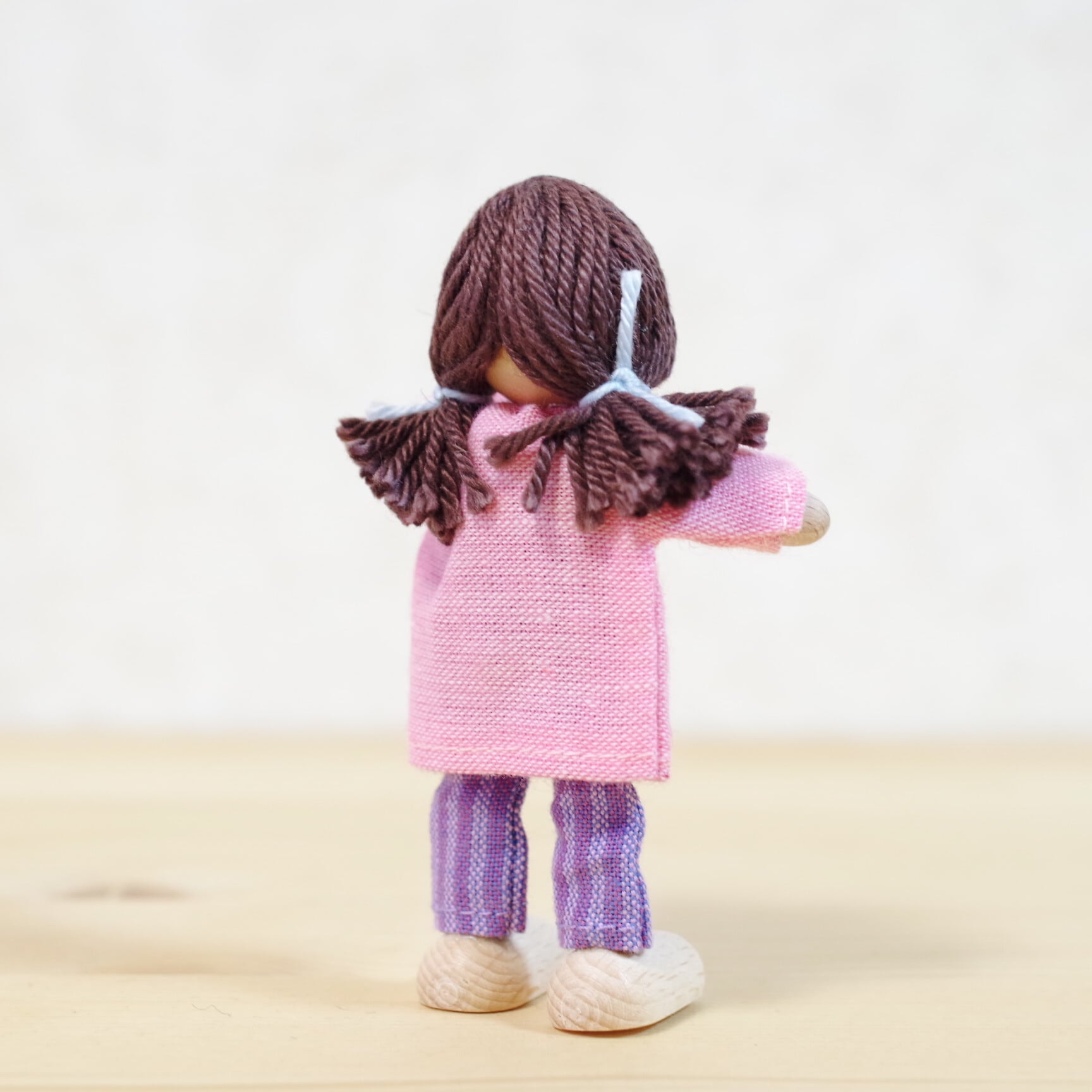 ヘアビック 妹 赤 | 木のおもちゃ専門店 おもちゃ箱 イカロス 公式