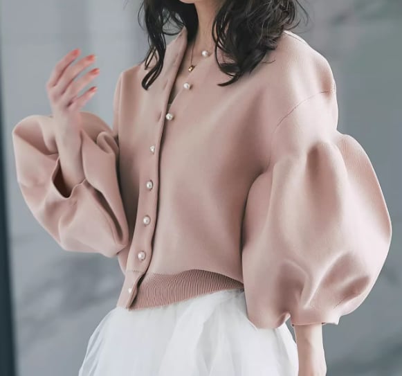 パールボタンパフスリーブカーディガン  202503