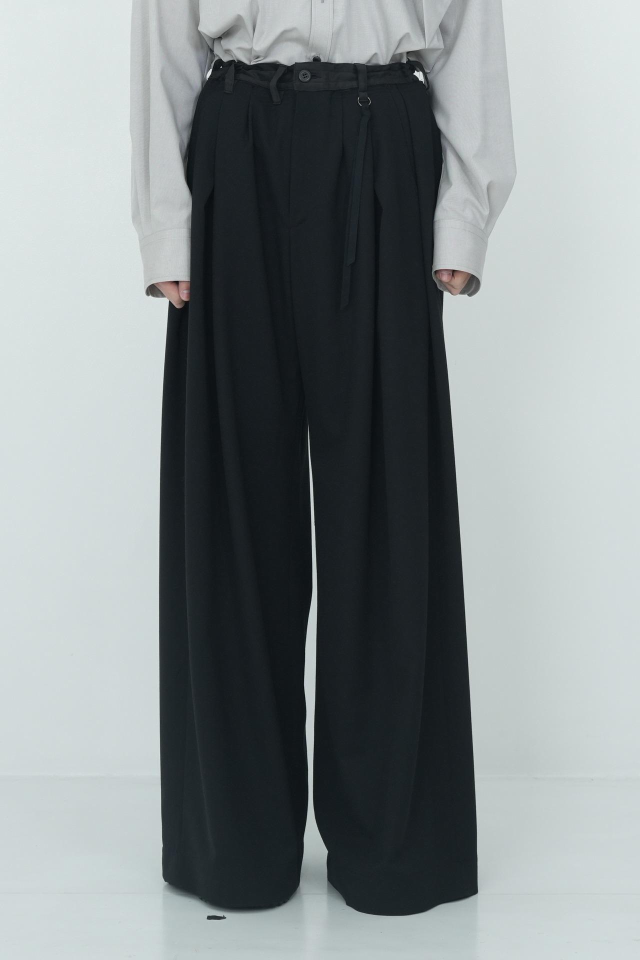 【26AW | MEN】Tamme タム / 4-TUCK WIDE SLACKS / ワイドスラックスパンツ. 26A0371 - 1