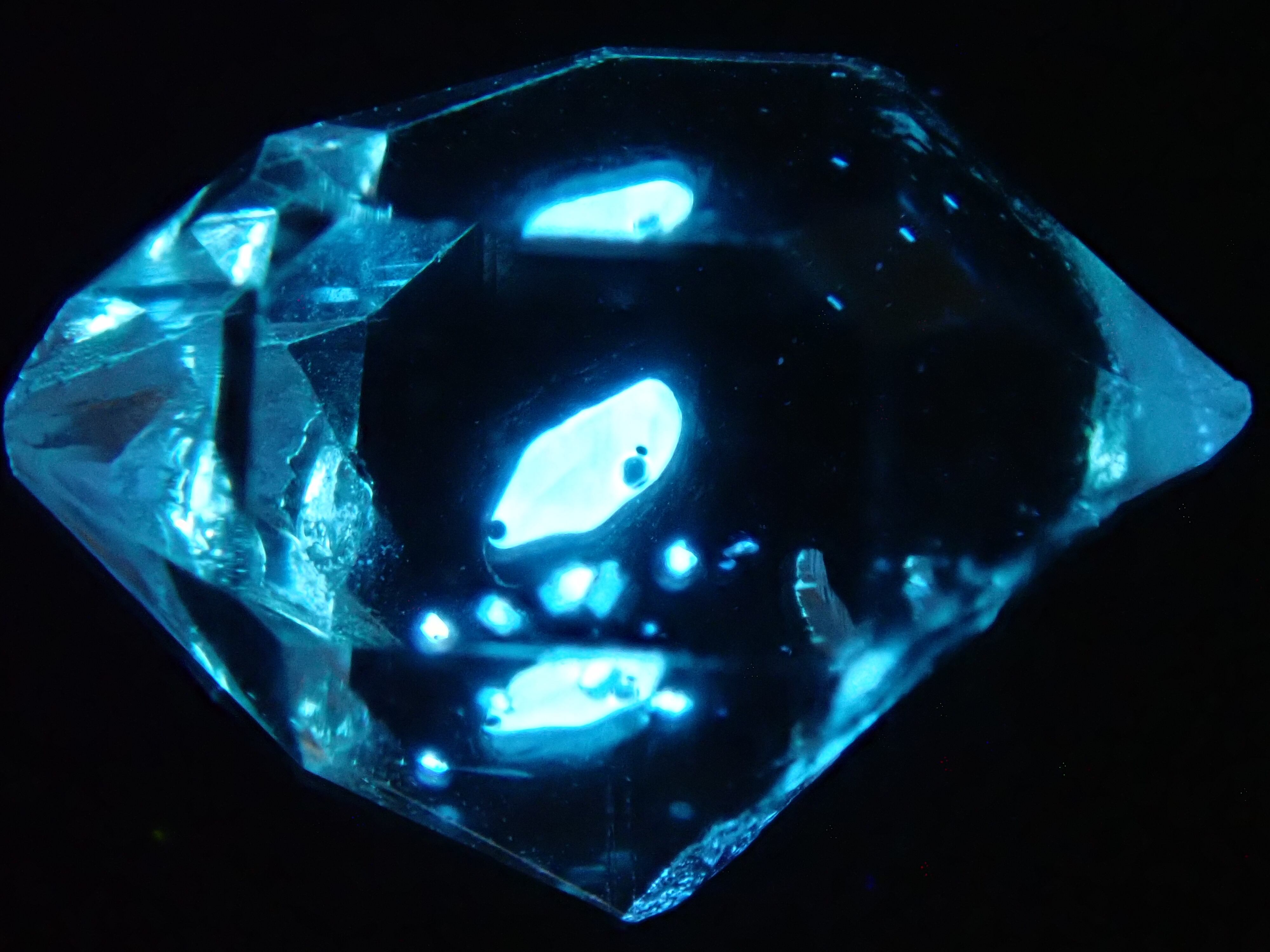 ブラジル産オイルインクォーツ 3.687ct
