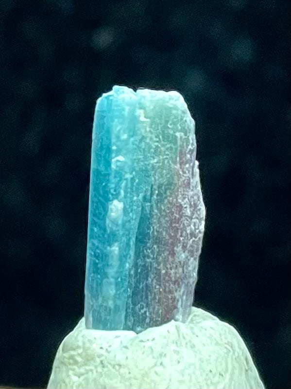 22) パライバ・トルマリン原石