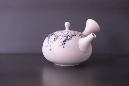 吉川雪月　白泥青藻掛け　茶注