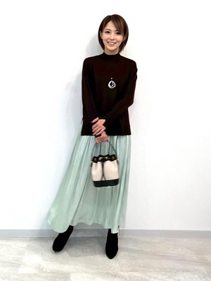 サテンギャザーロングスカート