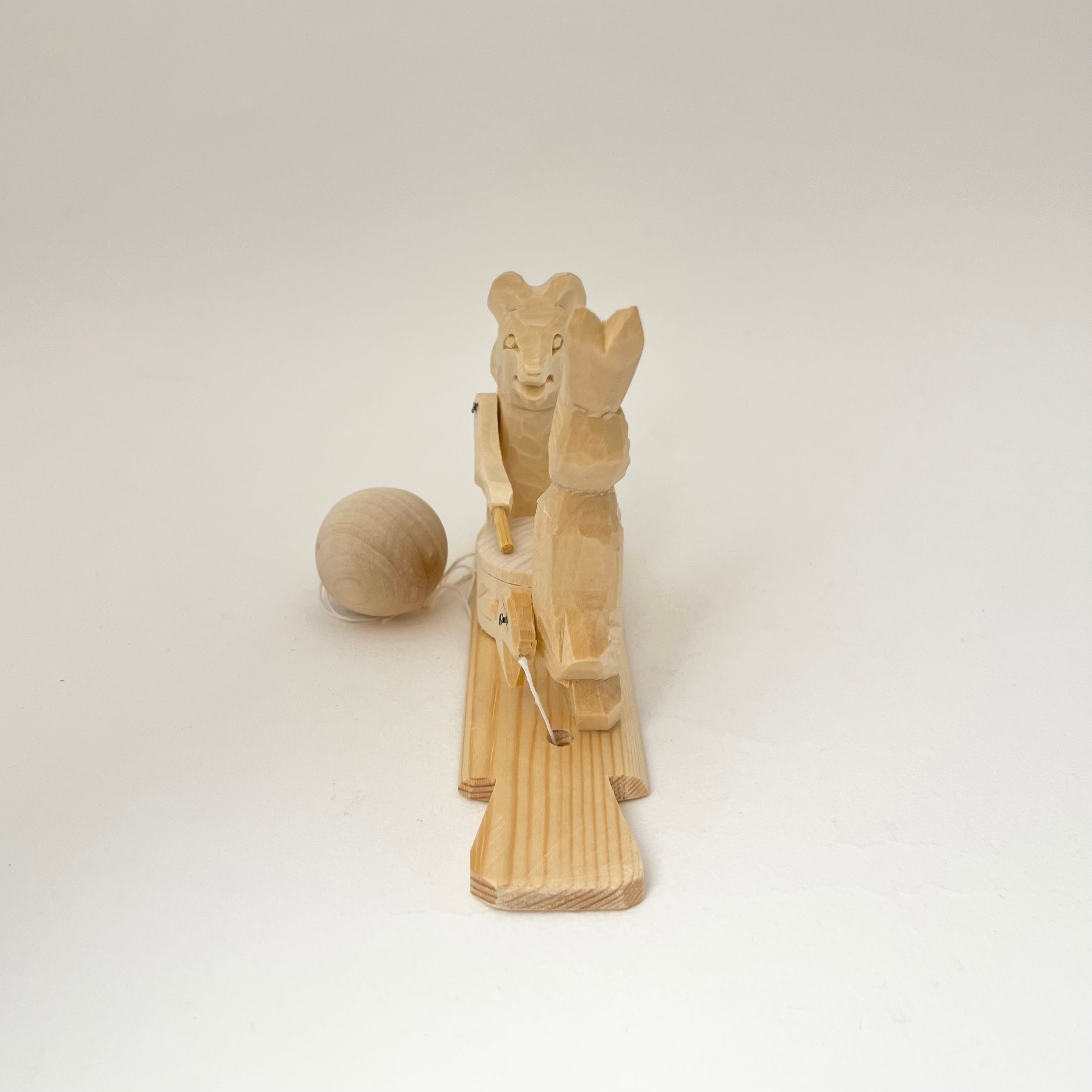 ボゴロツコエ木地玩具「クマの太鼓でウサギのダンス」