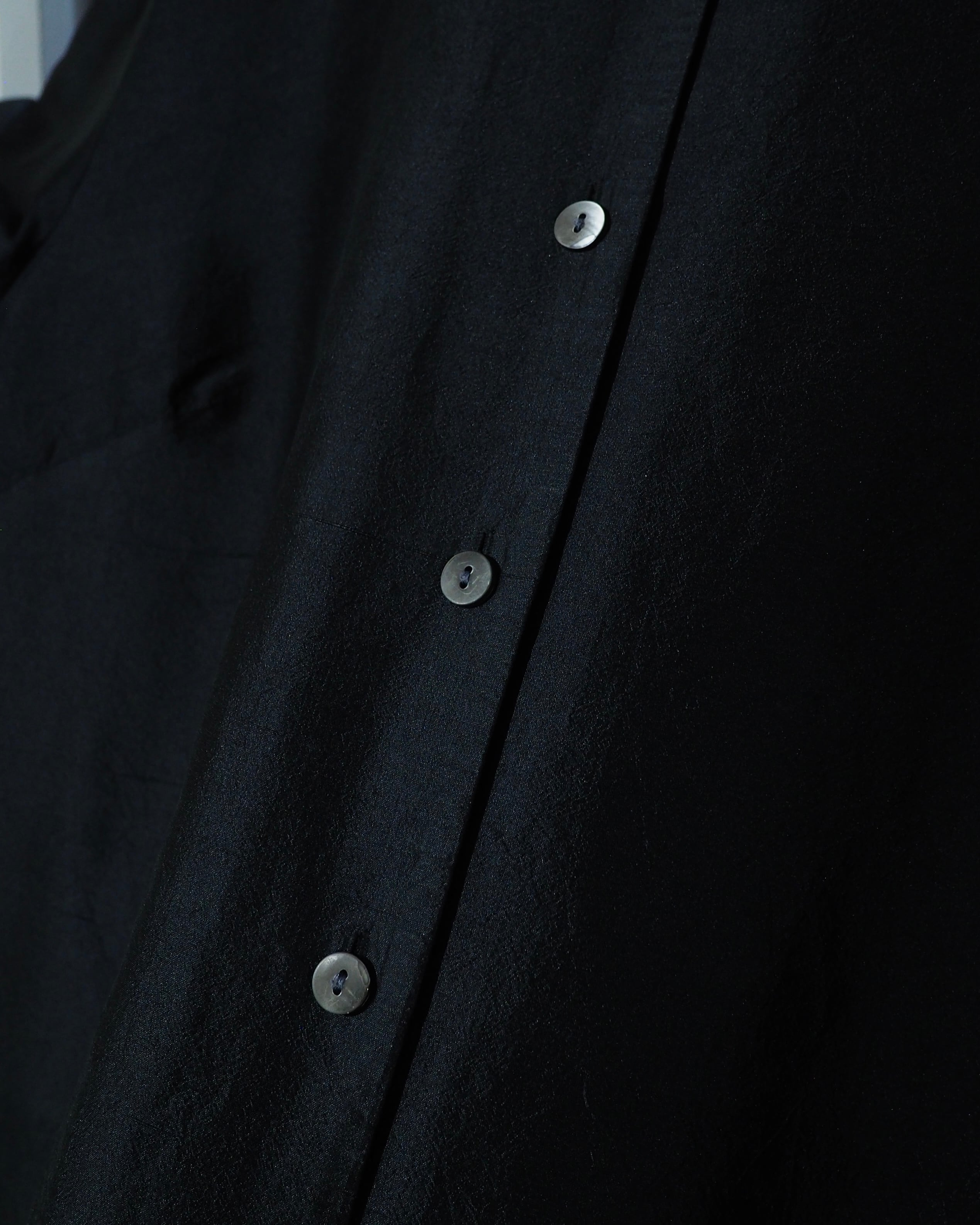 Black Glossy × Wrinkles processing vintage Over silhouette Silk shirt