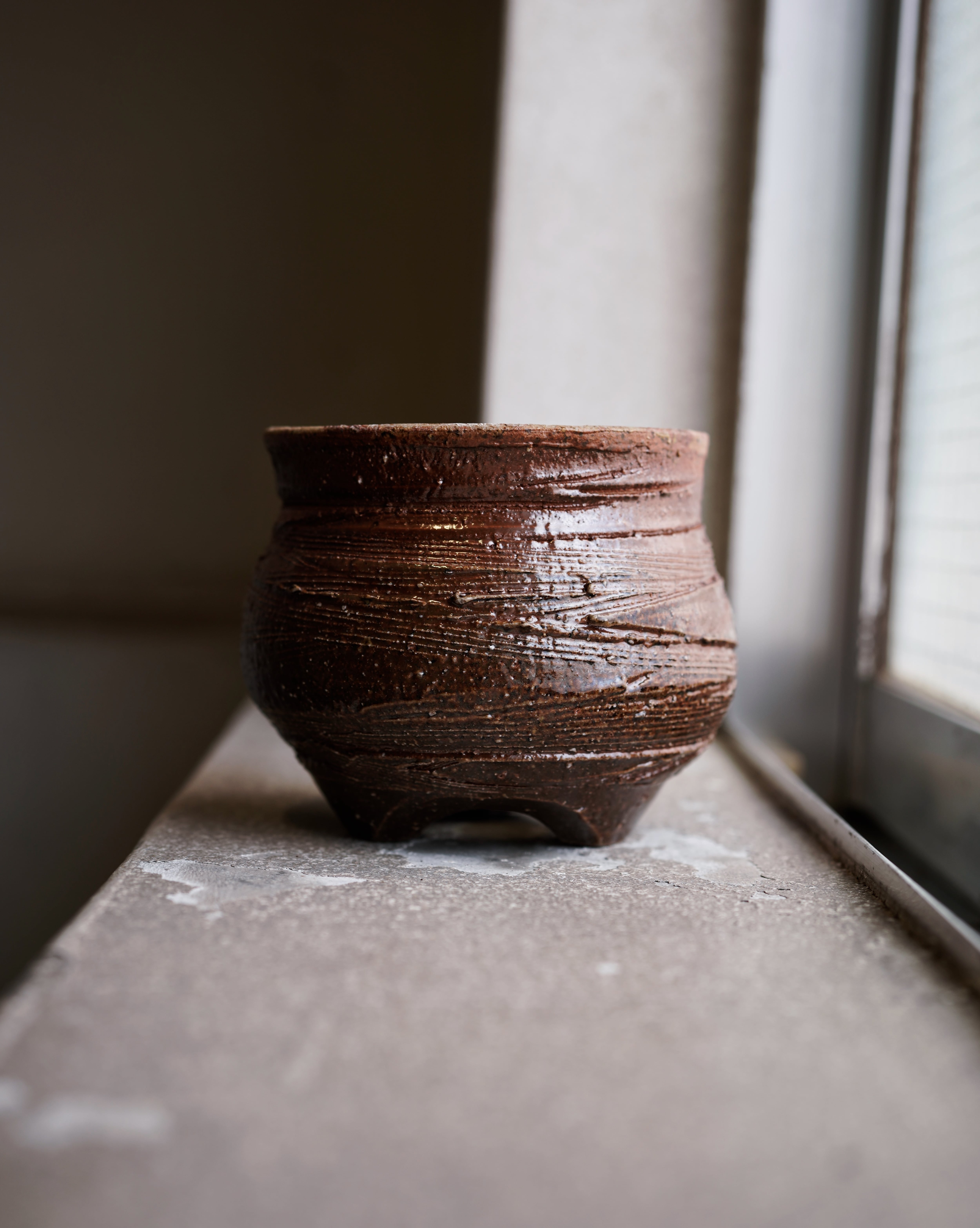 ドーンとお値引きしました。火鉢　ケヤキ手作り 植木鉢 / 大石茜 | hitsujitoyagi