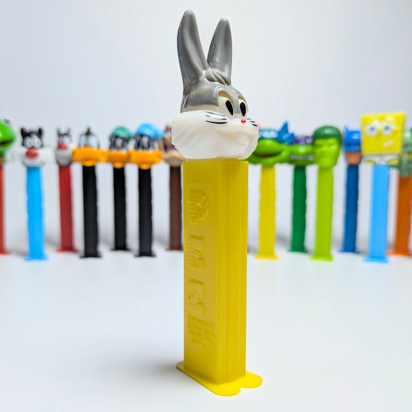 ☆ VINTAGE70' 80' ☆【 Looney Tunes ( ルーニー・テューンズ ) 】『 バッグス・バニー / ダブルダウン / 薄足 』PEZ / ペッツ CANDY&DISPENSER 〚アメリカン雑貨 アメトイ〛