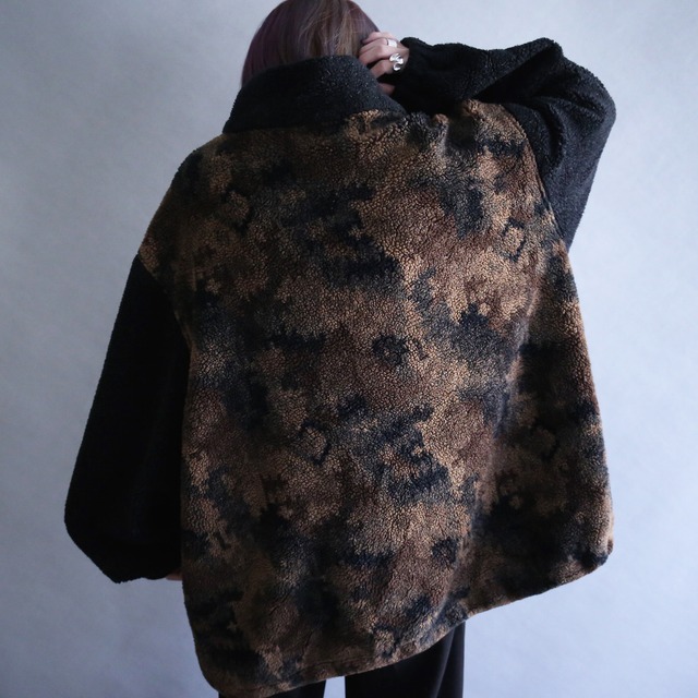 switching pattern solid neck over size  boa fleece jacket