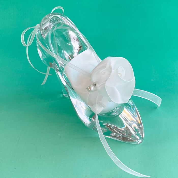 ガラスの靴 リングピロー 完成品 ホワイトローズ | 幸せデリバリー（ギフト・結婚式アイテム・手芸用品の通販）
