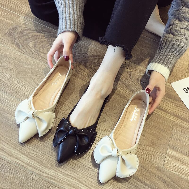 ボウノットシングルシューズ女性の2020年春の新しいワイルドスタイルのリベットスクープシューズネットレッドポインテッドフラットピースシューズ フェイクシューズ56786791369