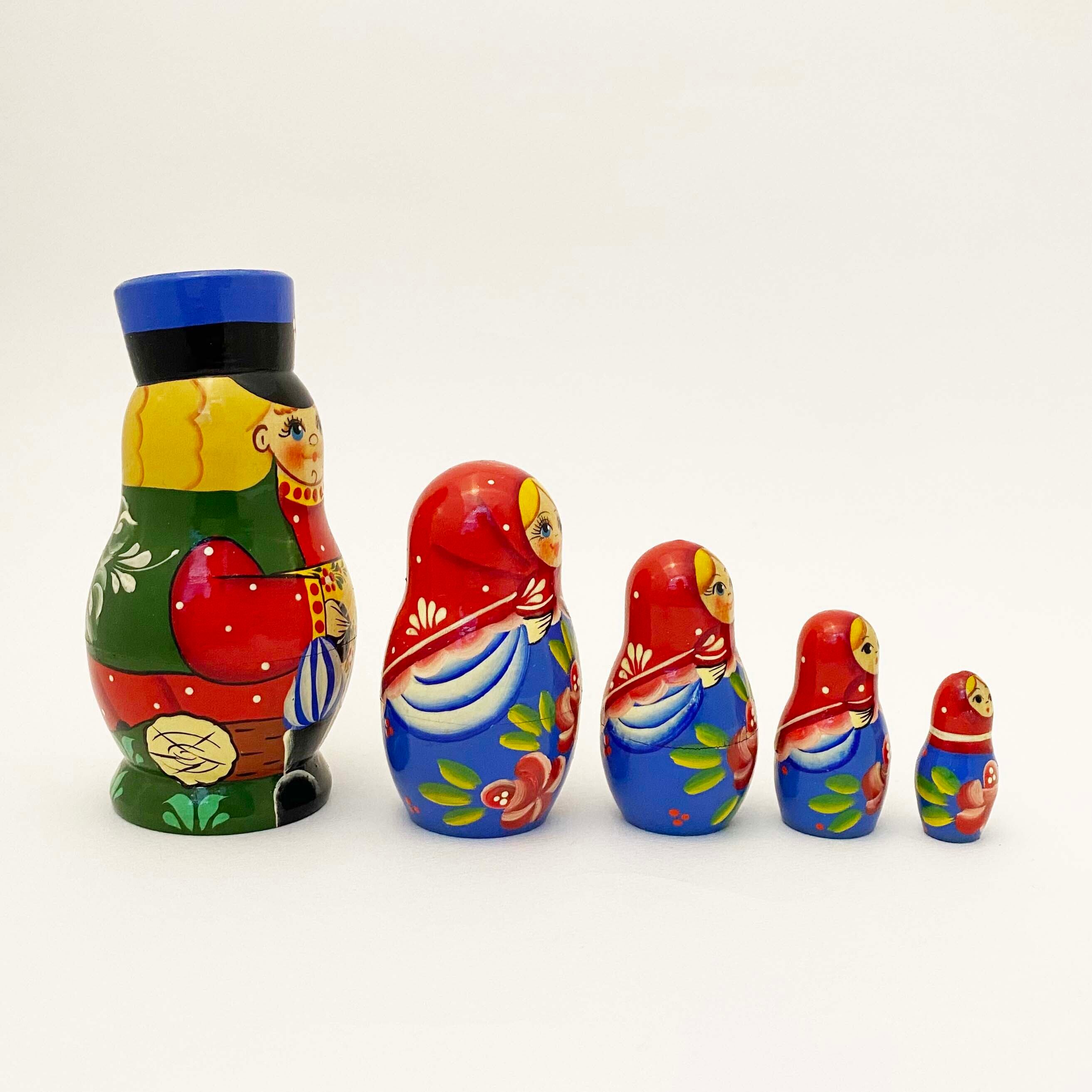 キーロフ産マトリョーシカ / バラライカ5個組