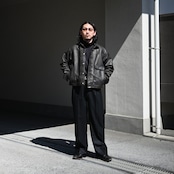 INTERIM / SUPER 120'S LIGHT WOOL FRANO WITH LEATHER PIPING 2-TUCK STRAIGHT SLACKS