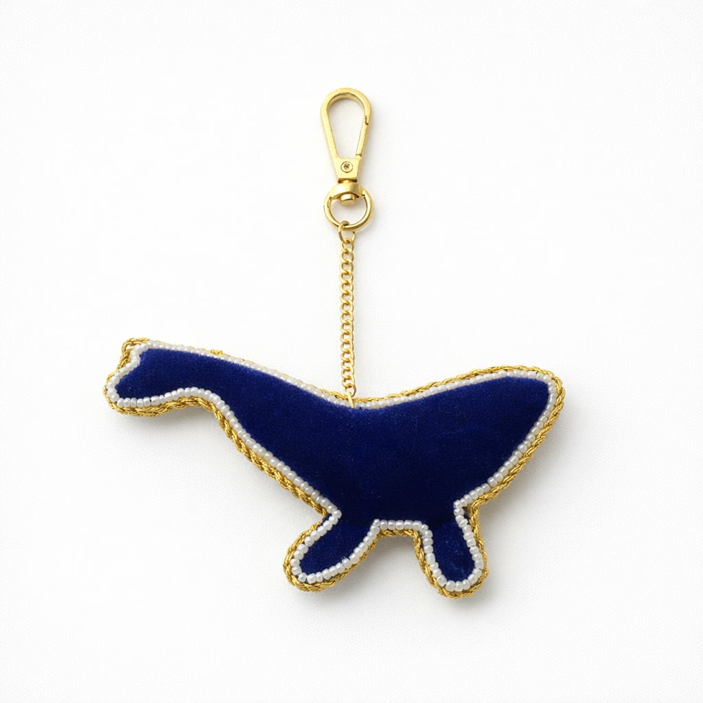 【COTTAGE】ザリ刺繍 アニマル バッグチャーム／キーホルダー｜クジラ