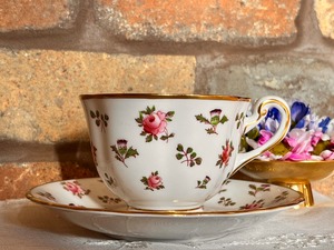 ロイヤルチェルシー　ピンクの花柄　ティーカップ&ソーサー