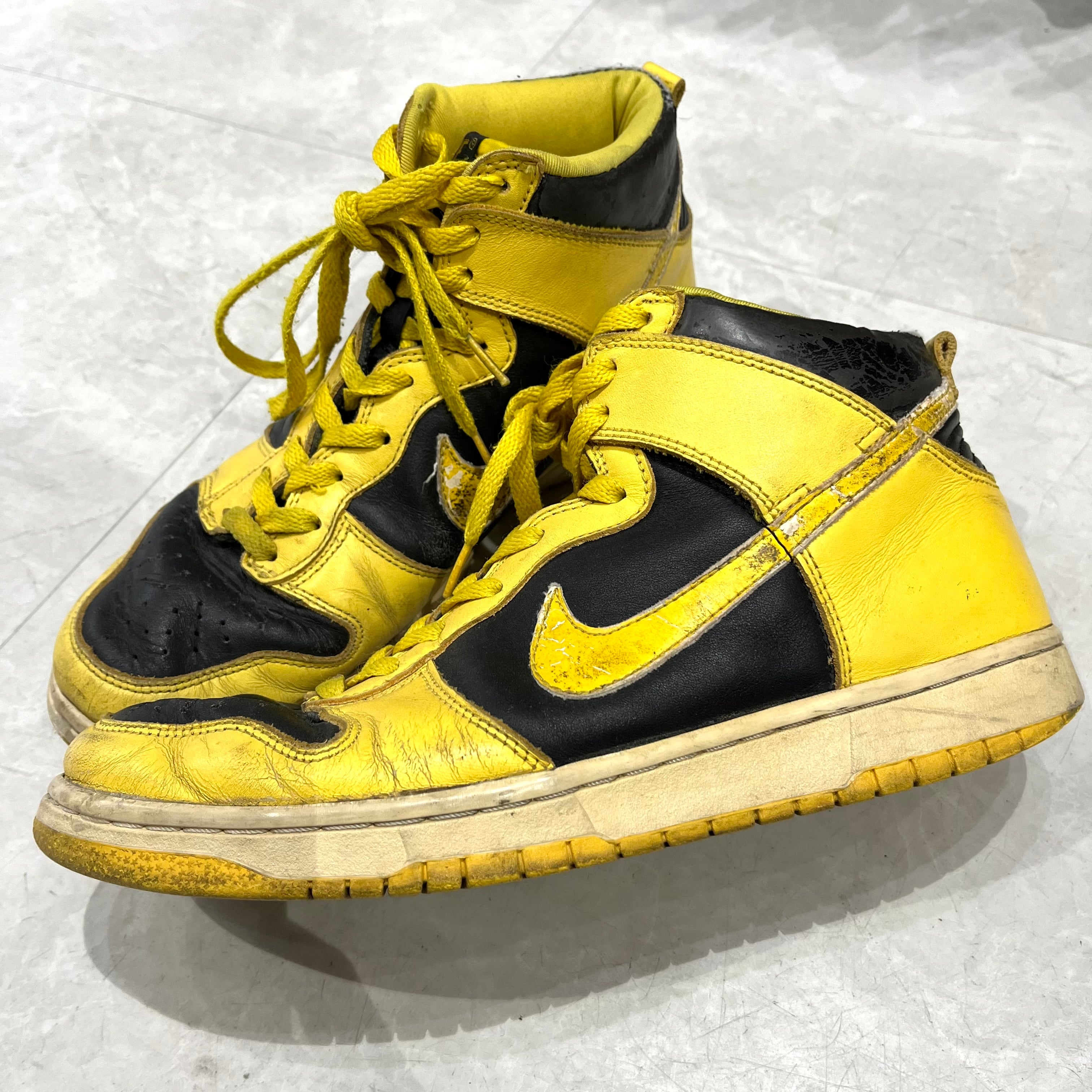 カウズNIKE DUNK HI 　アイオワ　新品、未使用品。