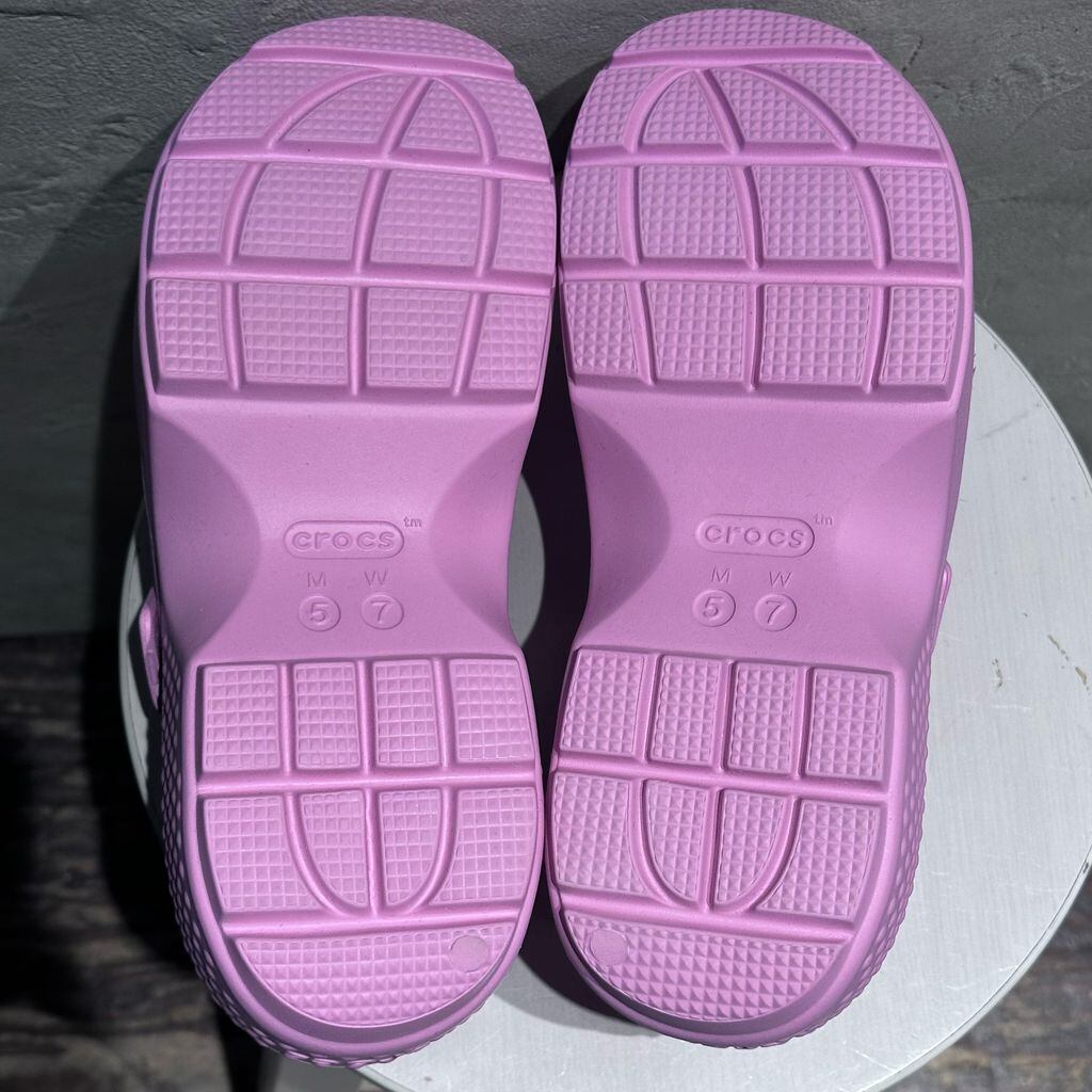 crocs クロックス Stomp Mary Jane 厚底サンダル 209939-6XS ピンク