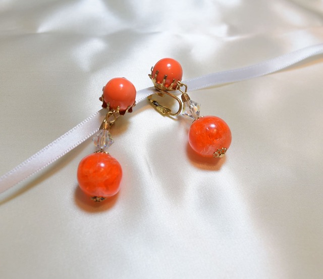 VINTAGE orange ball earring