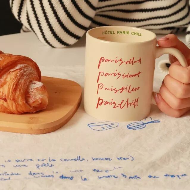 【CUP】英字柄クリームセラミックスカップ マグカップ