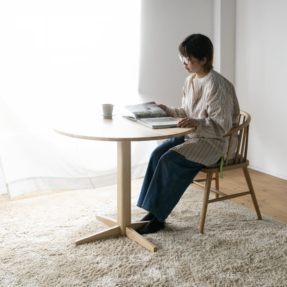 くりの丸いダイニング1本足タイプ（直径70cm 80cm 90cm・国産栗材・2色