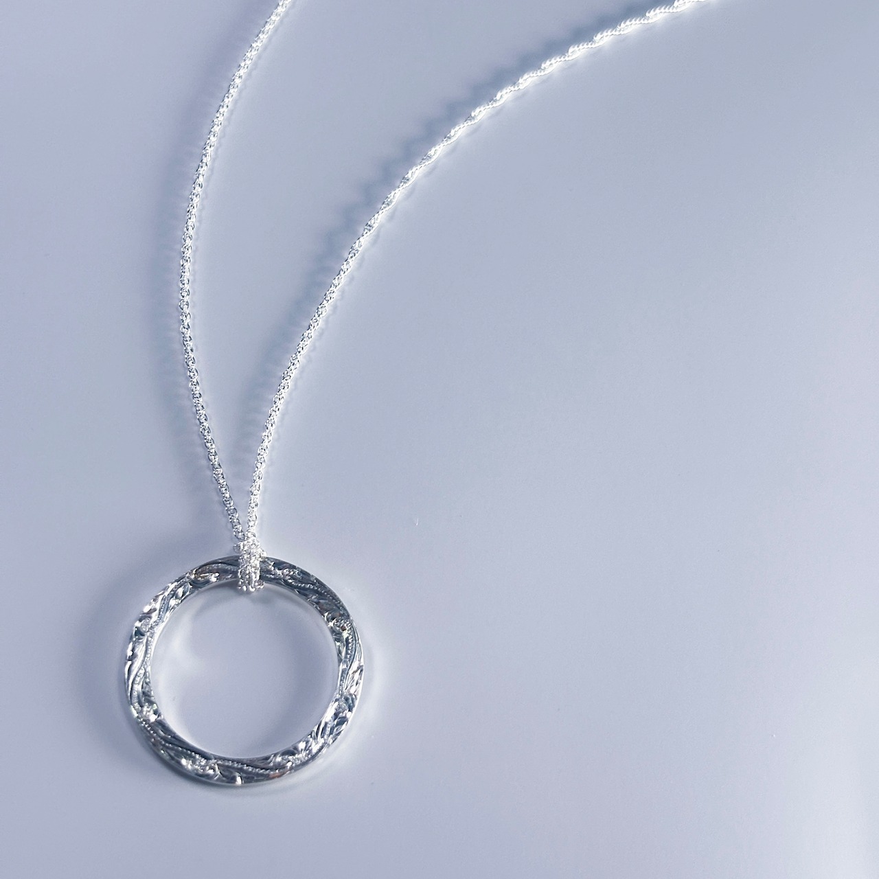Minimal Circle Necklace