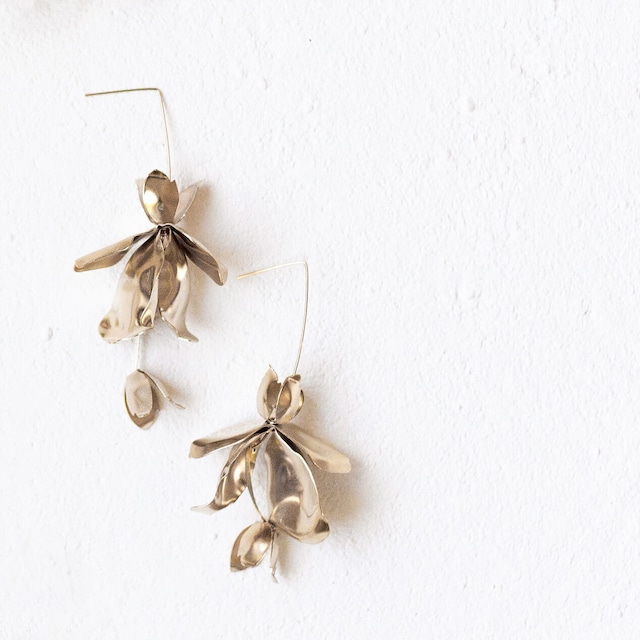 レンタル　a.b.ellieエイビーエリー　Magnolia Strand Earrings  ピアス/イヤリング　full length